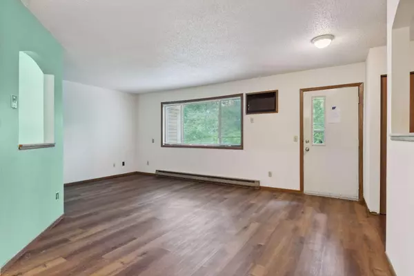 Waconia, MN 55387,60 E 13th ST