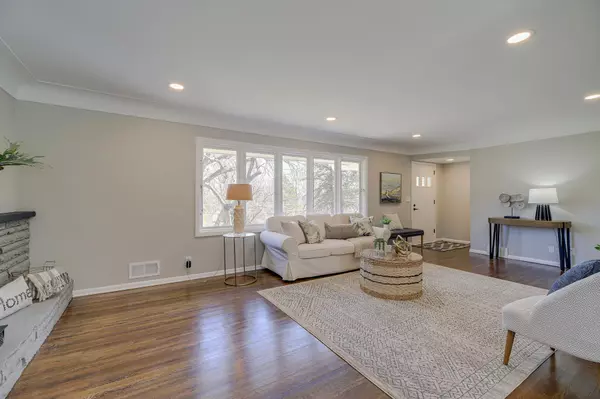 Deephaven, MN 55331,5014 Vine Hill RD