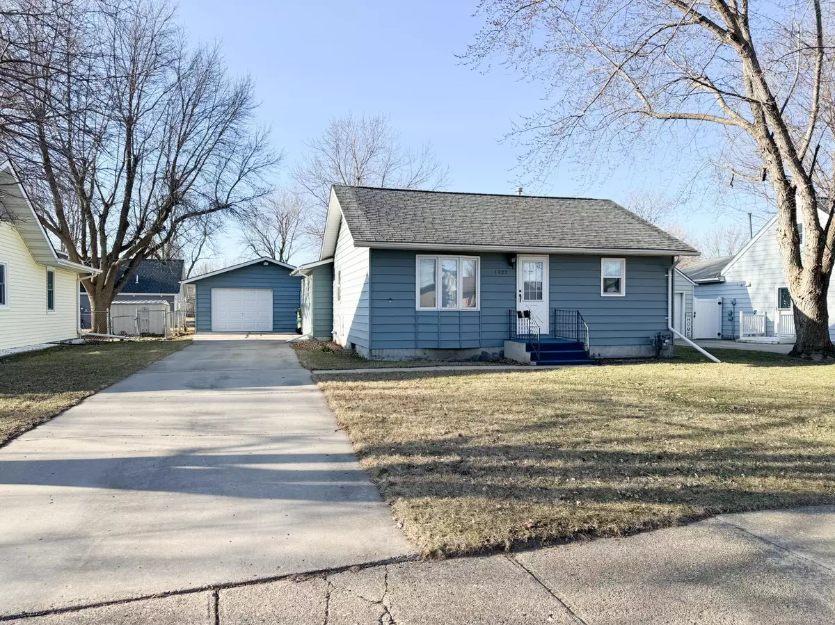 Worthington, MN 56187,1922 Cedar AVE