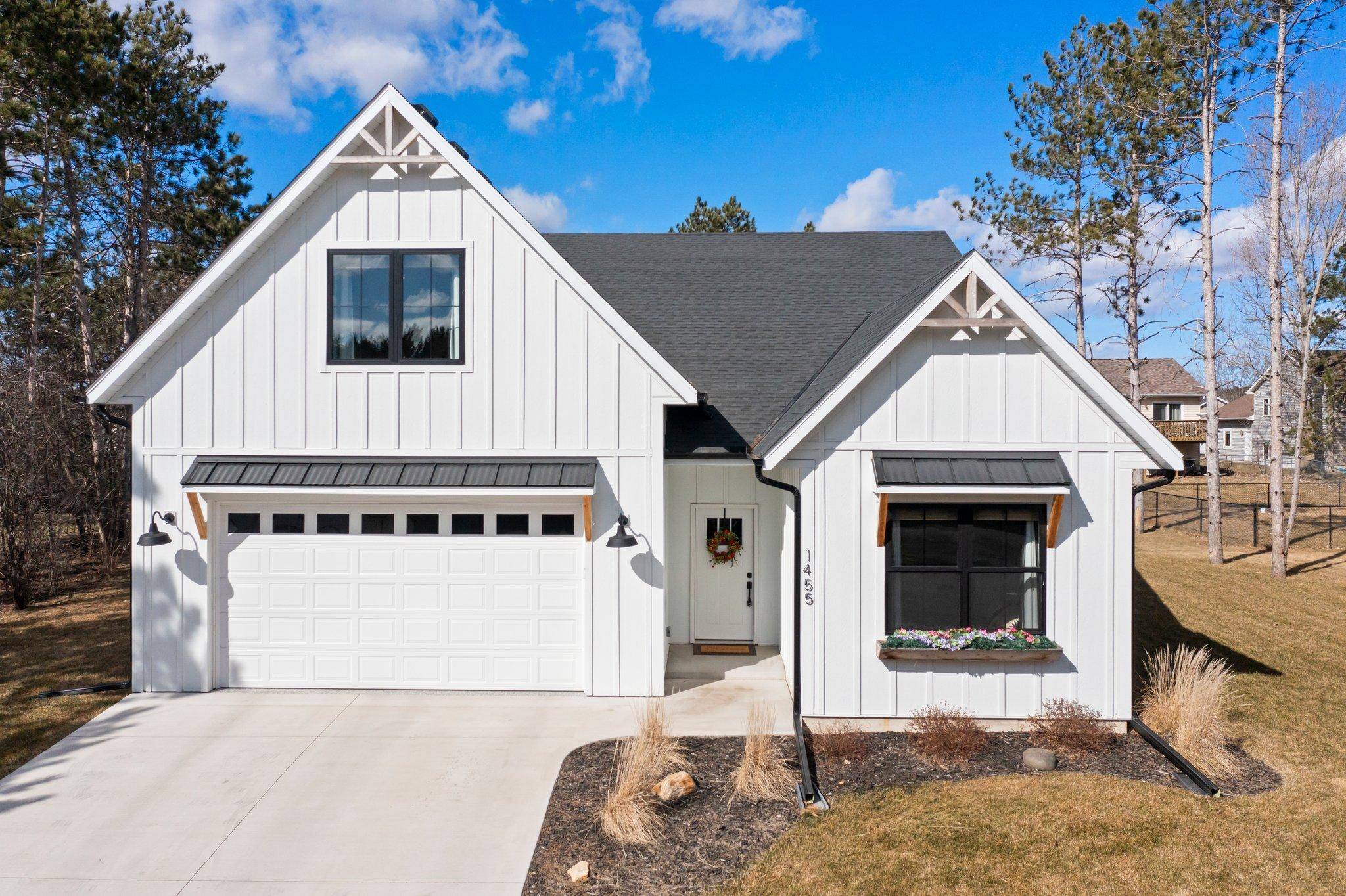 1455 Creekwood DR, New Richmond, WI 54017