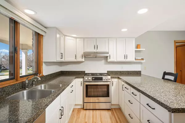 Eagan, MN 55122,1775 Crestridge LN