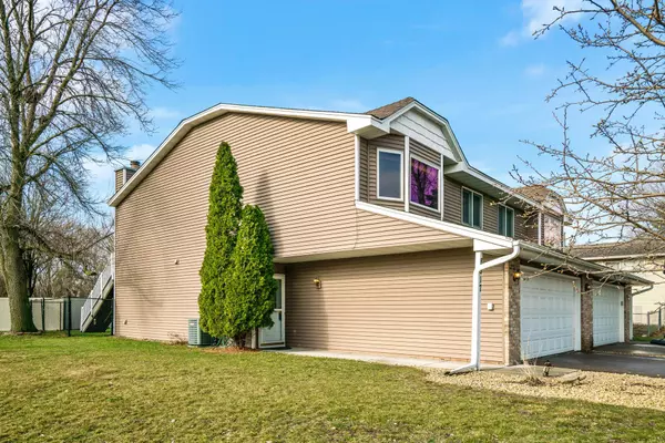 Brooklyn Park, MN 55444,8017 Dupont CT N