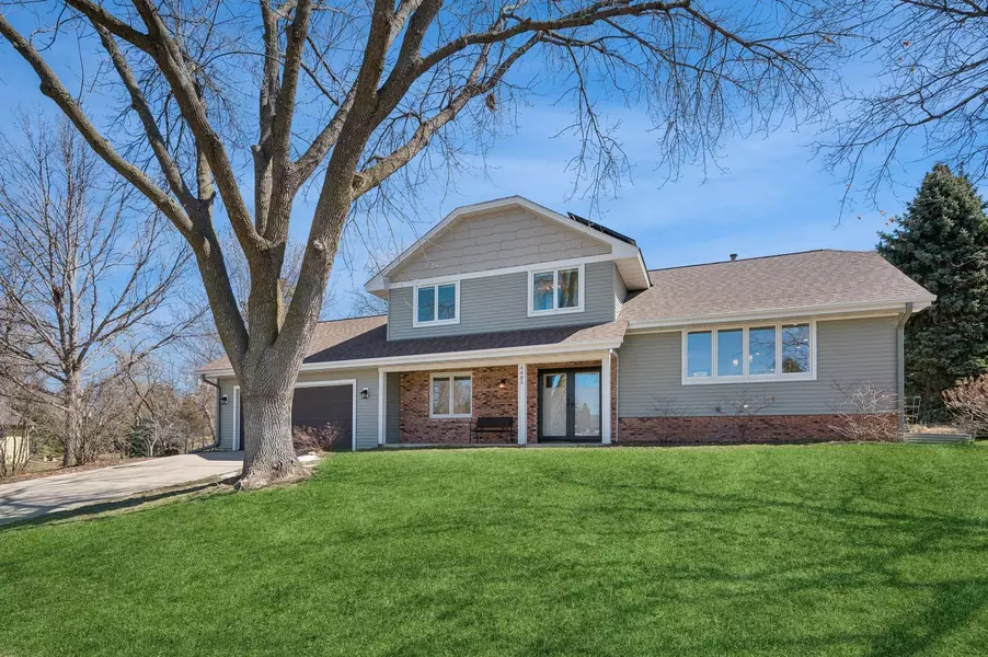 4480 Pleasant DR, Arden Hills, MN 55112