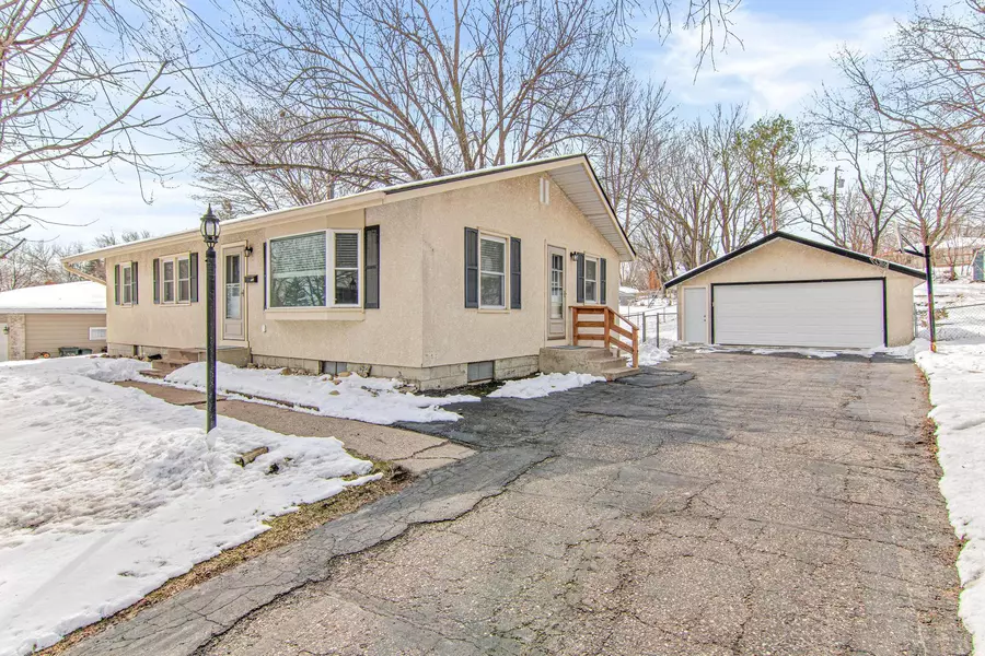 3348 72nd ST E, Inver Grove Heights, MN 55076