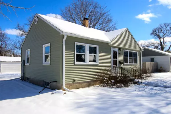 595 Clark ST NE,  Hutchinson,  MN 55350
