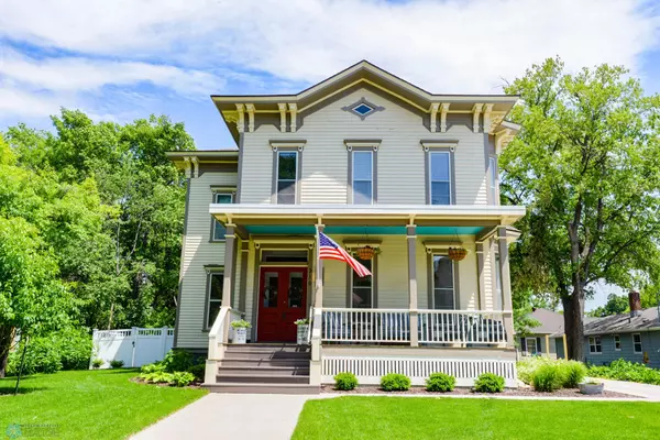 316 5th ST S, Moorhead, MN 56560