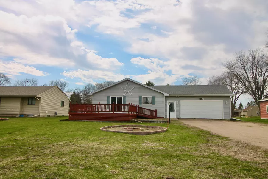 1119 Division ST N, Clara City, MN 56222