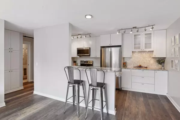 Minneapolis, MN 55405,2446 Aldrich AVE S #203