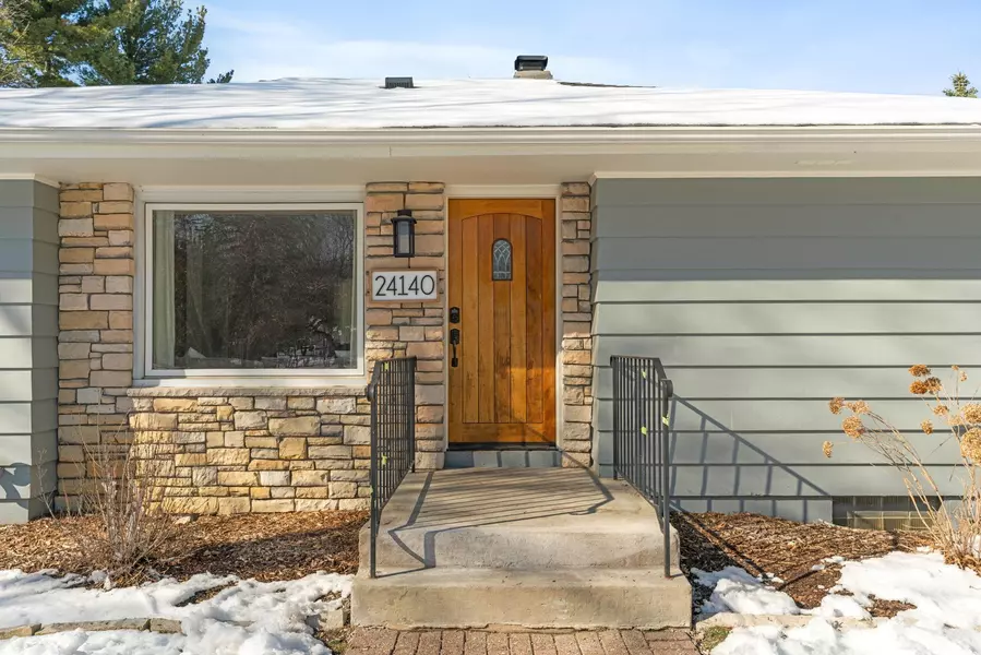 24140 Yellowstone TRL, Shorewood, MN 55331