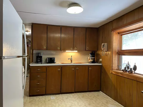 Akeley, MN 56433,22946 Grey Roco TRL