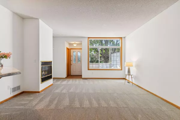 Plymouth, MN 55446,4201 Merrimac LN N #89