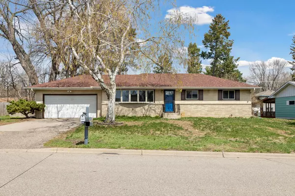 1483 Centennial DR, Roseville, MN 55113