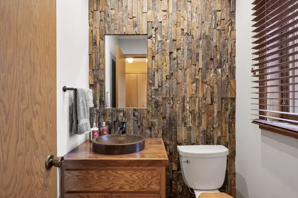 Bloomington, MN 55438,8749 Walton Oaks DR