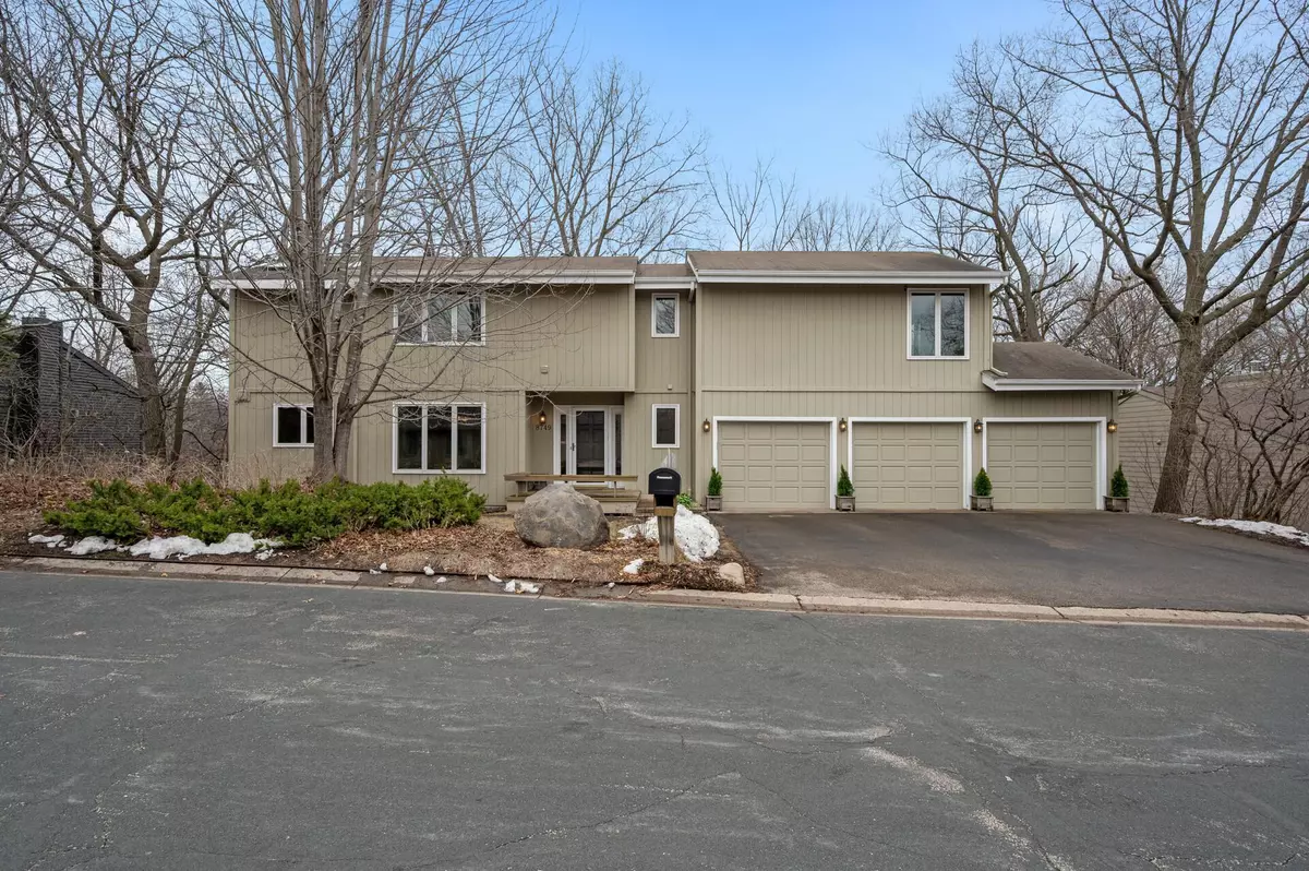 Bloomington, MN 55438,8749 Walton Oaks DR