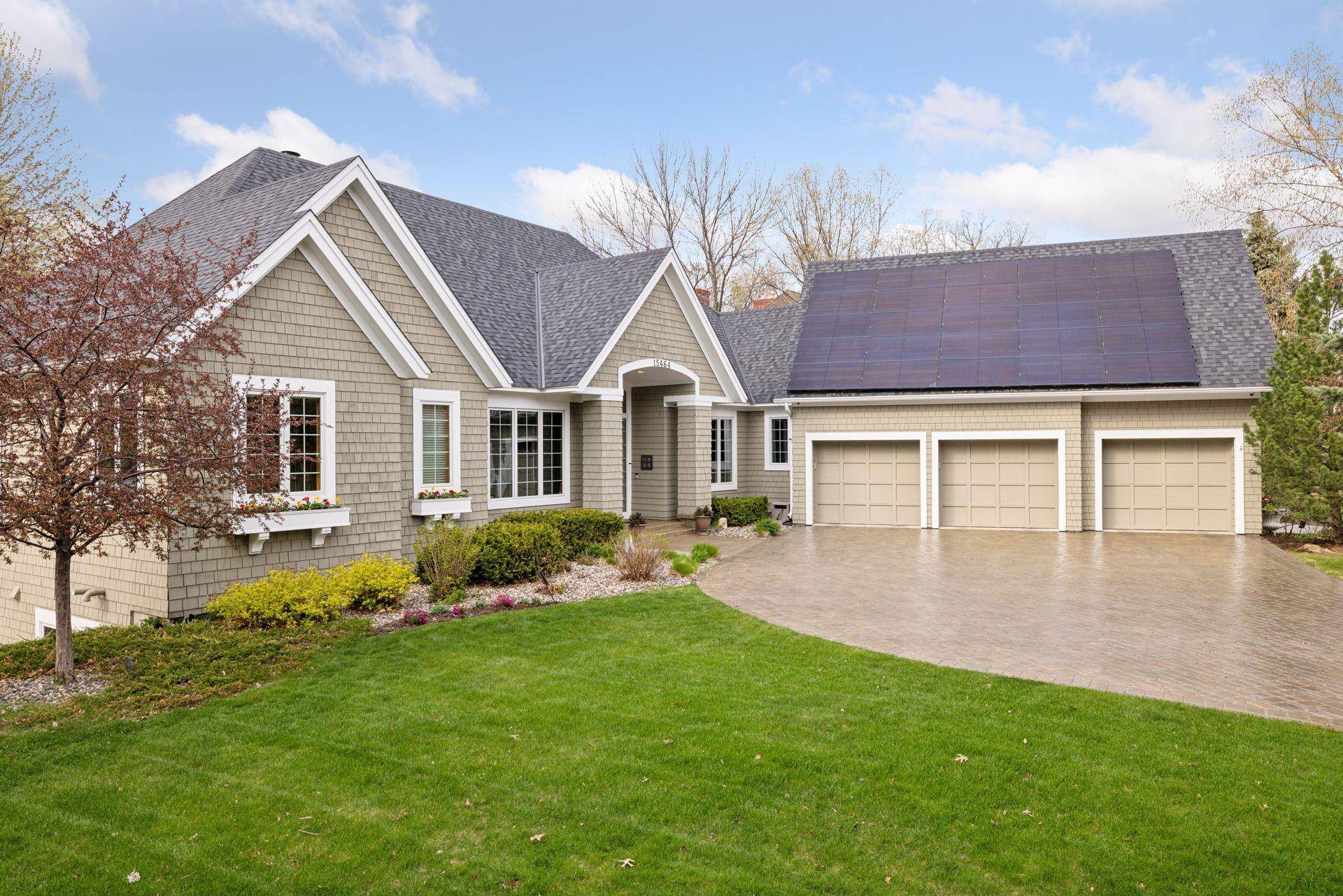 Eden Prairie, MN 55347,15464 Boulder Pointe RD