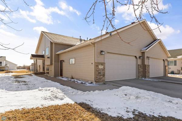 2716 Wheatland DR S,  Fargo,  ND 58103