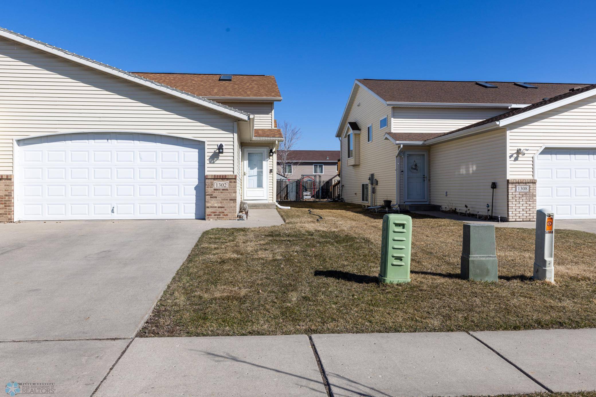 1302 37th AVE S, Moorhead, MN 56560