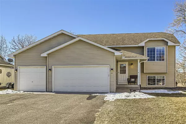 Isanti, MN 55040,311 Arabian LN SE