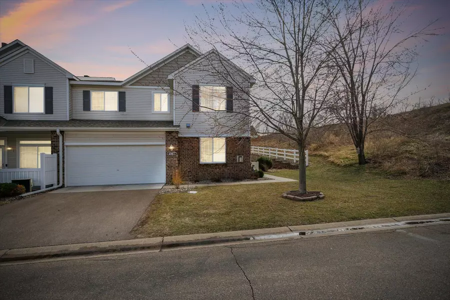 4867 Bisset LN, Inver Grove Heights, MN 55076