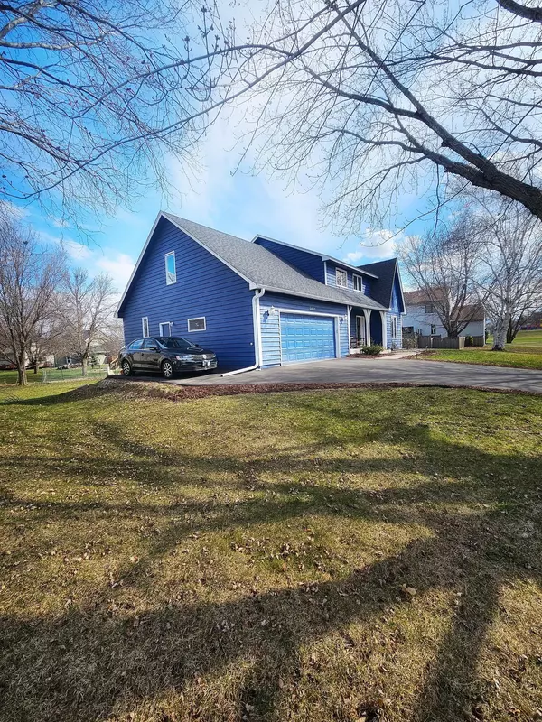 Chanhassen, MN 55317,6441 Pleasant Park DR