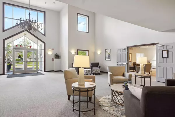 Chanhassen, MN 55317,1341 Lake DR W #B215