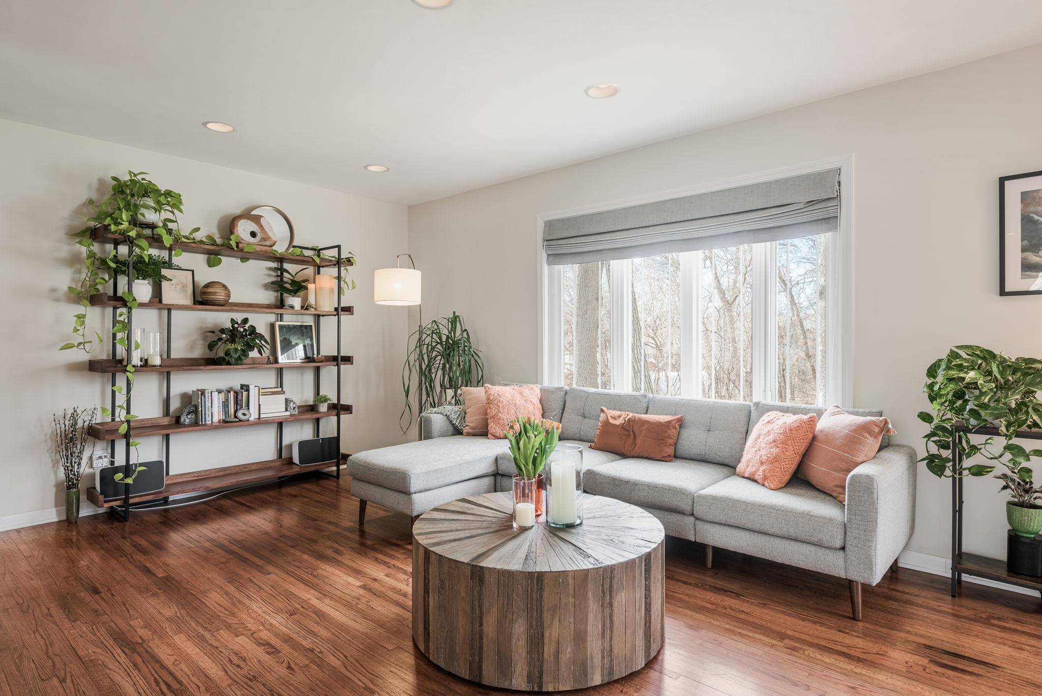 Minnetonka, MN 55305,442 Kenmar CIR