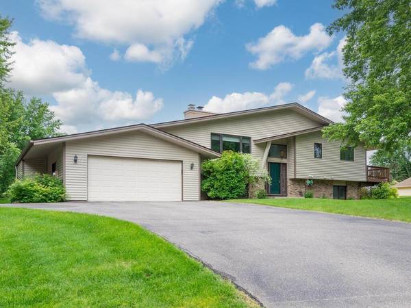 8741 Black Maple DR, Eden Prairie, MN 55344