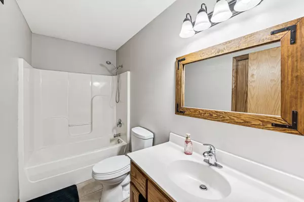 Braham, MN 55006,522 Horseshoe LN