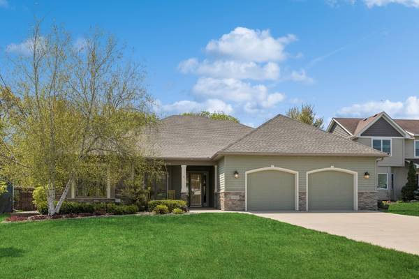 809 Quie LN,  Northfield,  MN 55057