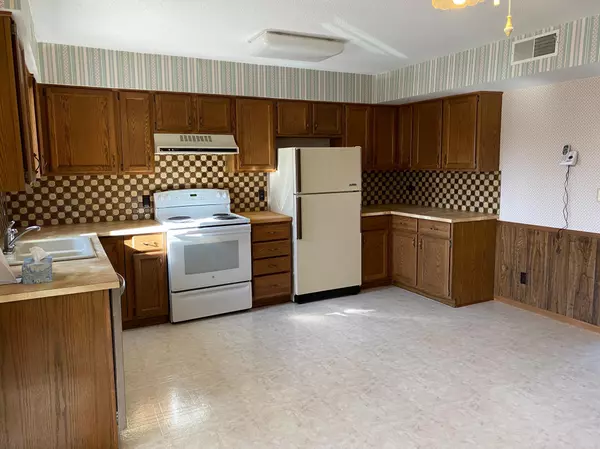 Albert Lea, MN 56007,1813 Lakewood AVE