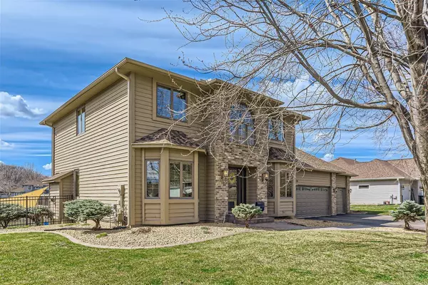 Eagan, MN 55122,3719 Blackhawk Lake CT