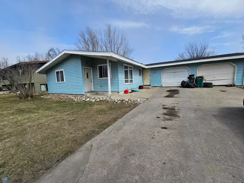 912 Western RD, Wahpeton, ND 58075