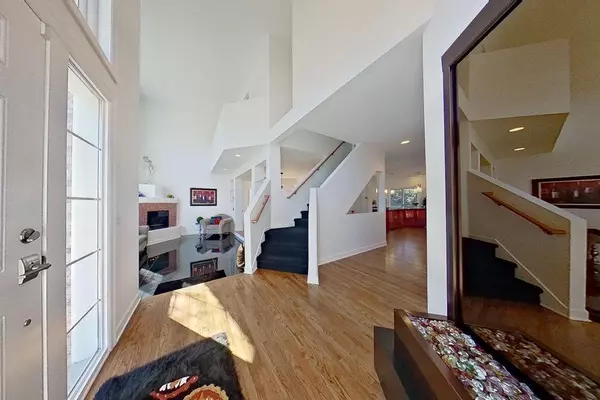 Eagan, MN 55122,4078 Deerwood TRL