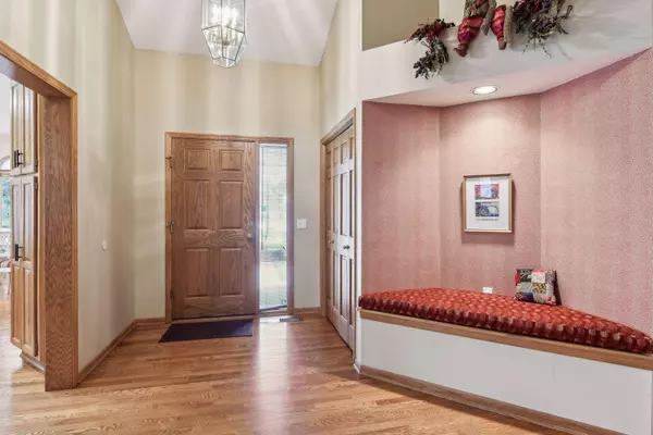 Eden Prairie, MN 55347,10447 Fawns WAY