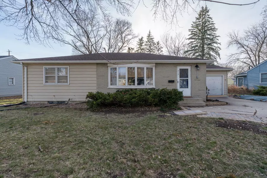 215 Dillon AVE, Mankato, MN 56001