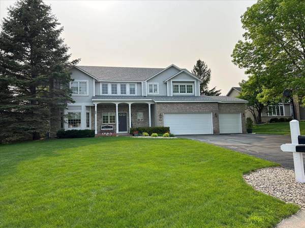 8032 Lismore CIR, Eden Prairie, MN 55347