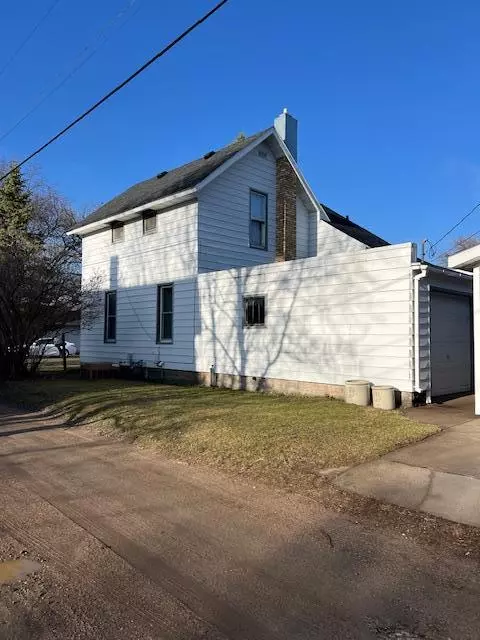 Little Falls, MN 56345,207 3rd AVE NE