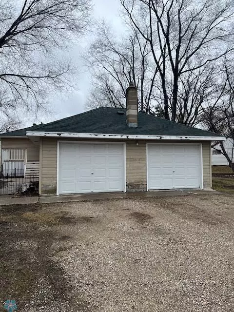 Fargo, ND 58102,1046 26th ST N