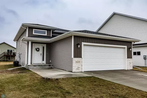 Fargo, ND 58104,7429 18th ST S