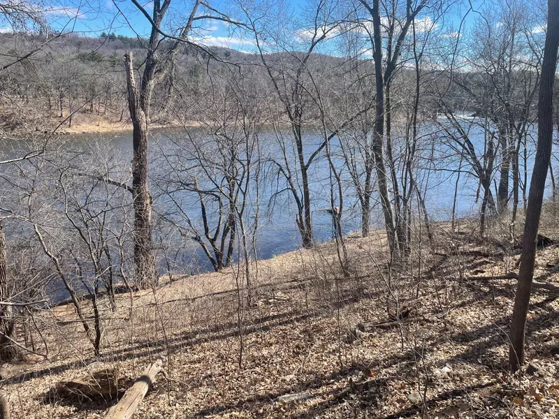 xxx River ST, Taylors Falls, MN 55084
