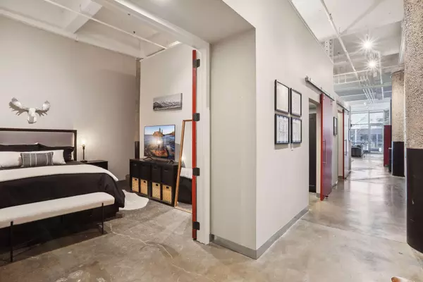 Minneapolis, MN 55401,700 Washington AVE N #216