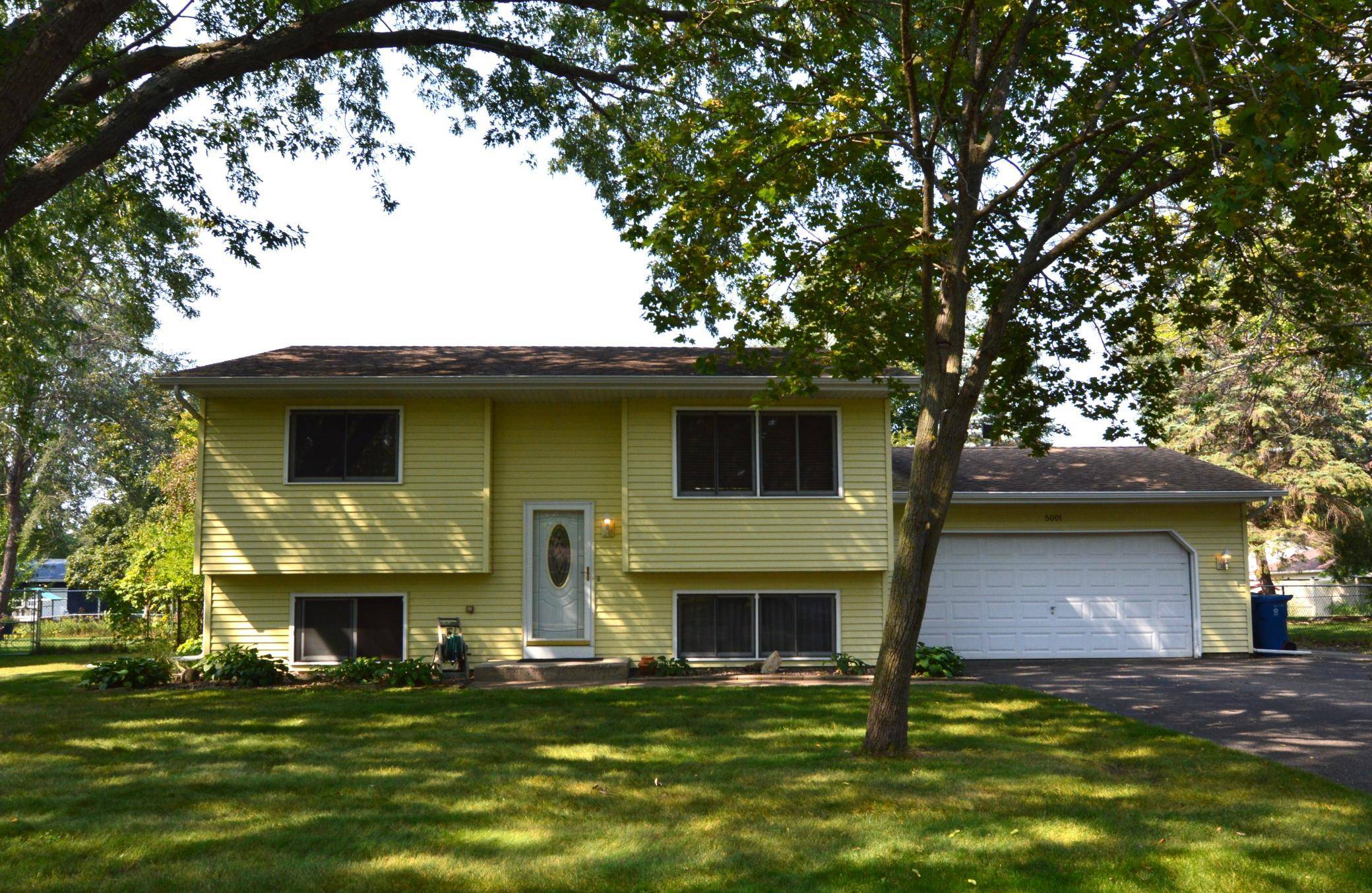 5001 Georgia LN, White Bear Lake, MN 55110