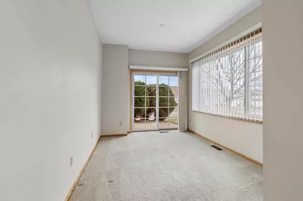 Plymouth, MN 55446,3901 Lawndale LN N