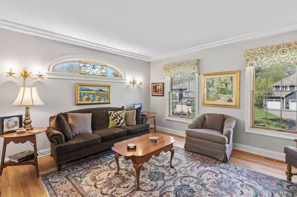 Mendota Heights, MN 55118,670 Brookside LN