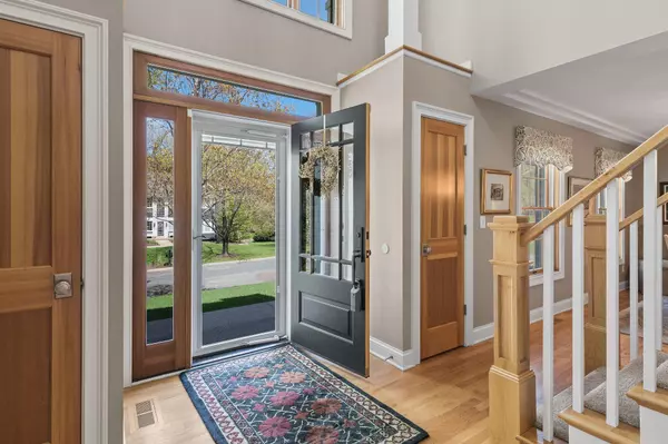 Mendota Heights, MN 55118,670 Brookside LN