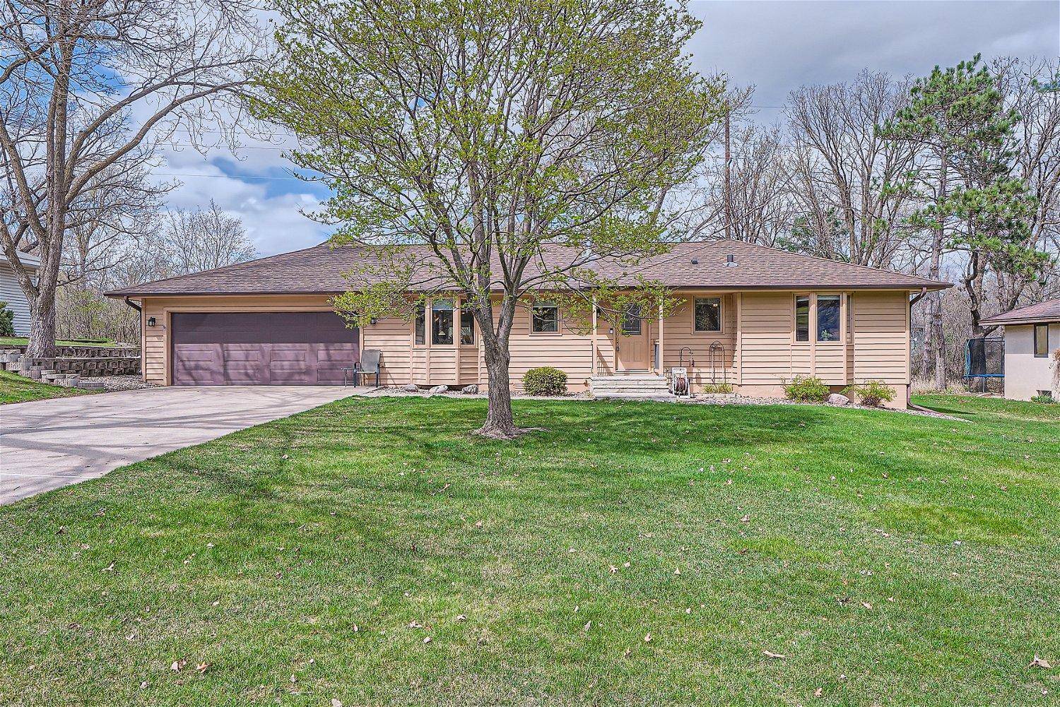 60 Eileen CIR,  Burnsville,  MN 55306