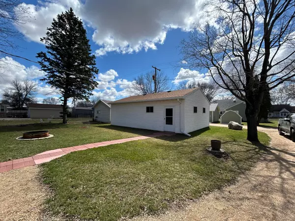 Appleton, MN 56208,328 E Schlieman AVE