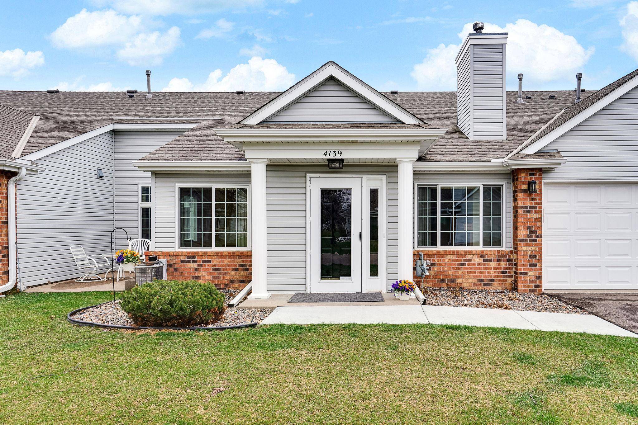 4139 Ruby LN, Eagan, MN 55122