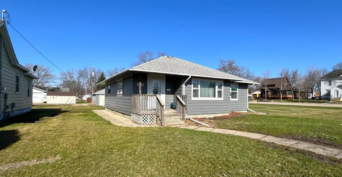 135 N Munsterman ST, Appleton, MN 56208
