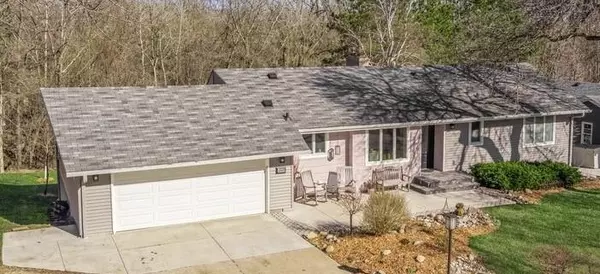 Minnetonka, MN 55343,4909 Royal Oaks DR